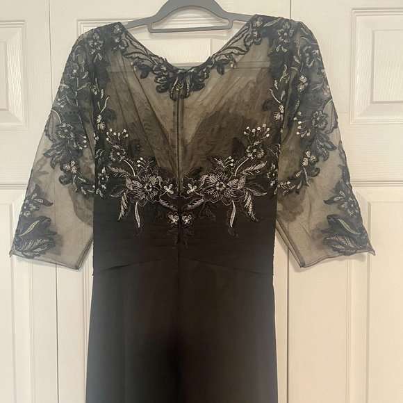 Mother of the Bride or Groom A-line Illusion Floor-Length Chiffon Lace Dress - Picture 6 of 6